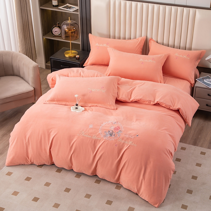 91家纺网 家纺一手货源 找家纺 （总）优姿 2024新款锦棉绣花四件套吊边床单一字绣枕套套件-锦绣花园