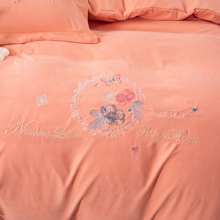 91家纺网 家纺一手货源 找家纺 （总）优姿 2024新款锦棉绣花四件套吊边床单一字绣枕套套件-锦绣花园