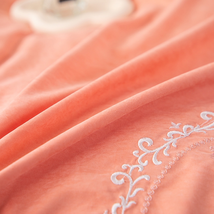 91家纺网 家纺一手货源 找家纺 （总）优姿 2024新款锦棉绣花四件套吊边床单一字绣枕套套件-锦绣花园