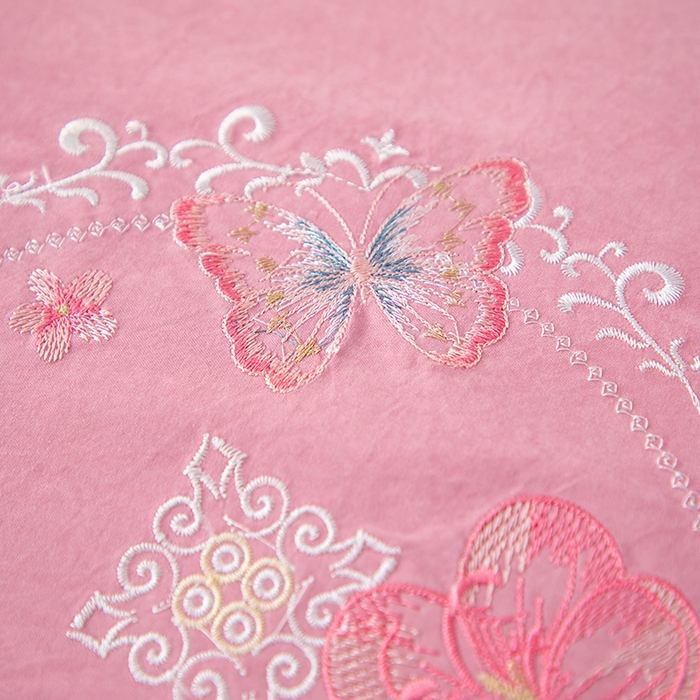 91家纺网 家纺一手货源 找家纺 优姿家纺 2024新款锦棉绣花四件套吊边床单一字绣枕套套件-锦绣花园 锦绣花园-豆沙