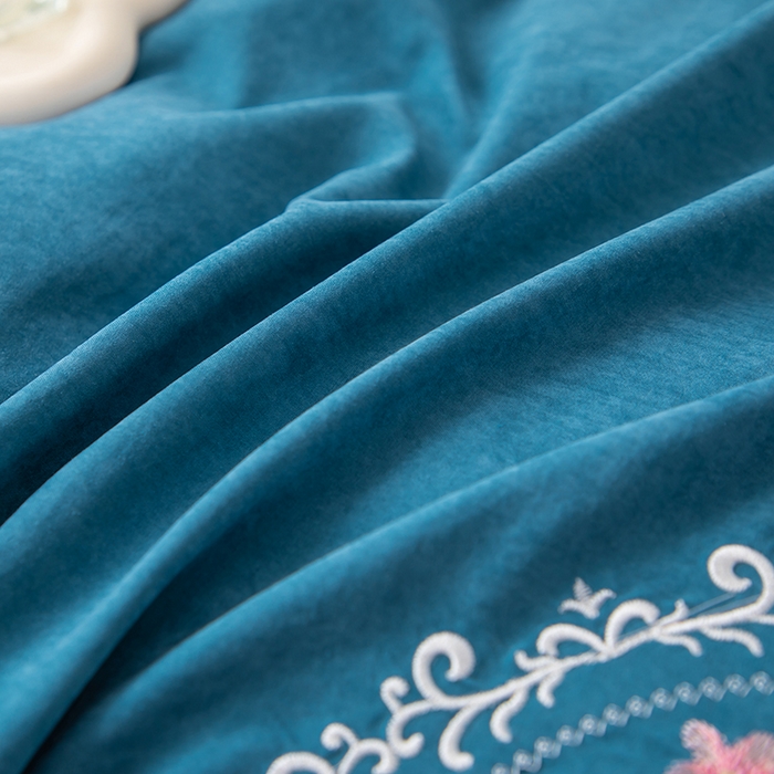 91家纺网 家纺一手货源 找家纺 优姿家纺 2024新款锦棉绣花四件套吊边床单一字绣枕套套件-锦绣花园 锦绣花园-绿