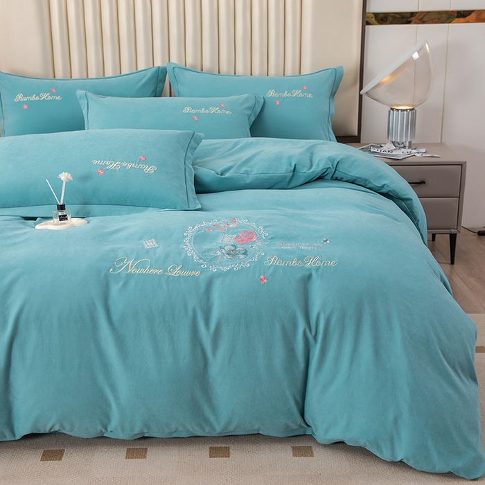 91家纺网 家纺一手货源 找家纺 优姿家纺 2024新款锦棉绣花四件套吊边床单一字绣枕套套件-锦绣花园 锦绣花园-浅绿