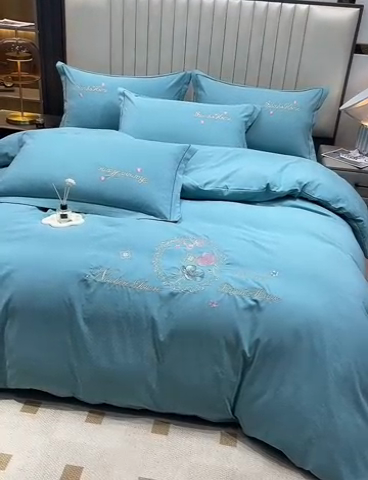 91家纺网 家纺一手货源 找家纺 优姿家纺 2024新款锦棉绣花四件套吊边床单一字绣枕套套件-锦绣花园 锦绣花园-浅绿