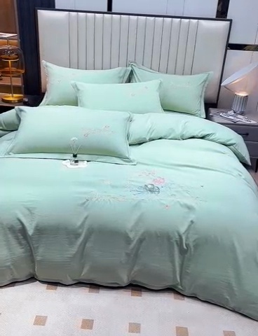 91家纺网 家纺一手货源 找家纺 优姿家纺 2024新款锦棉绣花四件套吊边床单一字绣枕套套件-锦绣花园 锦绣花园-翠绿