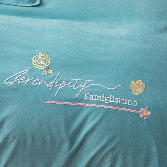 91家纺网 家纺一手货源 找家纺 优姿家纺 2024新款锦棉绣花四件套吊边床单一字绣枕套套件-雅韵 雅韵-浅绿