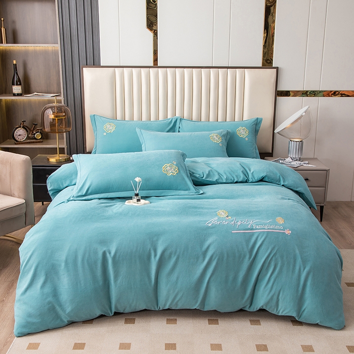 91家纺网 家纺一手货源 找家纺 优姿家纺 2024新款锦棉绣花四件套吊边床单一字绣枕套套件-雅韵 雅韵-浅绿