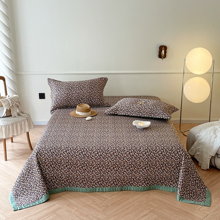 91家纺网 家纺一手货源 找家纺 上喜热卖一面印花天丝一面纯色天丝夹棉床盖三件套 笙笙紫