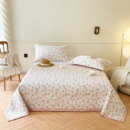 91家纺网 家纺一手货源 找家纺 上喜热卖一面印花天丝一面纯色天丝夹棉床盖三件套 花田集