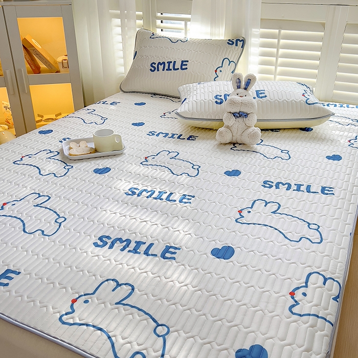 91家纺网 家纺一手货源 找家纺 木堇家居 2023新款乳胶凉席 微笑兔