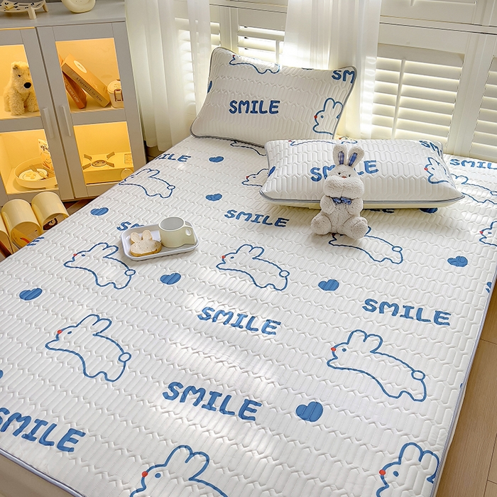 91家纺网 家纺一手货源 找家纺 木堇家居 2023新款乳胶凉席 微笑兔