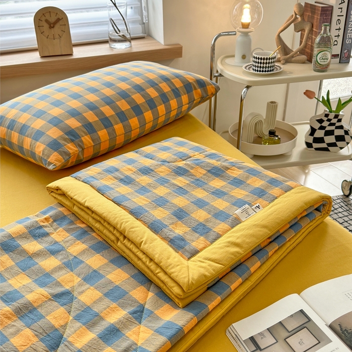 91家纺网 家纺一手货源 找家纺 三沁 2024新款春夏全棉色织水洗棉大豆夏被四件套 SM-蓝黄中格