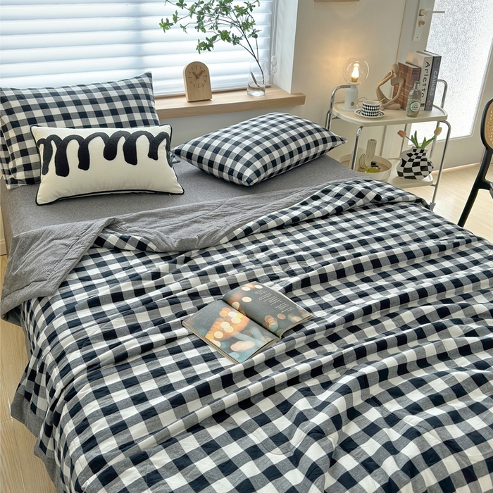 91家纺网 家纺一手货源 找家纺 三沁 2024新款春夏全棉色织水洗棉大豆夏被四件套 SM-黑白中格