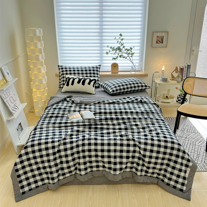 91家纺网 家纺一手货源 找家纺 三沁 2024新款春夏全棉色织水洗棉大豆夏被四件套 SM-黑白中格