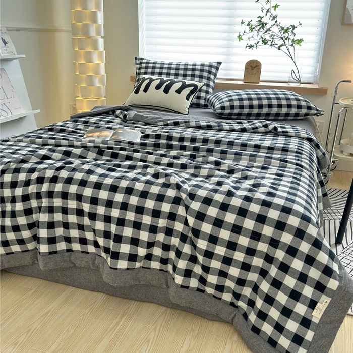 91家纺网 家纺一手货源 找家纺 三沁 2024新款春夏全棉色织水洗棉大豆夏被四件套 SM-黑白中格