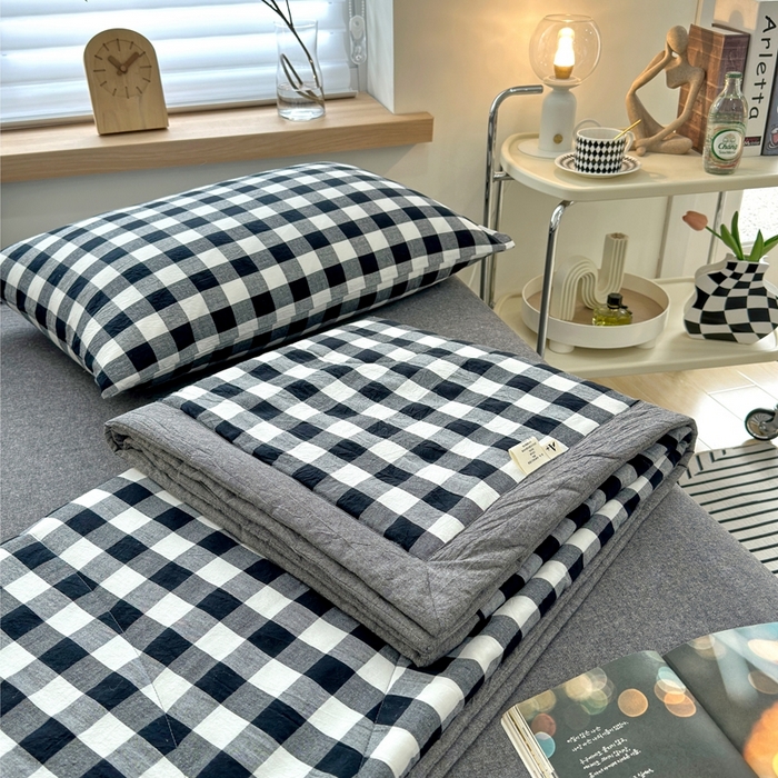 91家纺网 家纺一手货源 找家纺 三沁 2024新款春夏全棉色织水洗棉大豆夏被四件套 SM-黑白中格