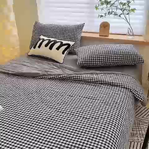 91家纺网 家纺一手货源 找家纺 三沁 2024新款春夏全棉色织水洗棉大豆夏被四件套 SM-黑白小格