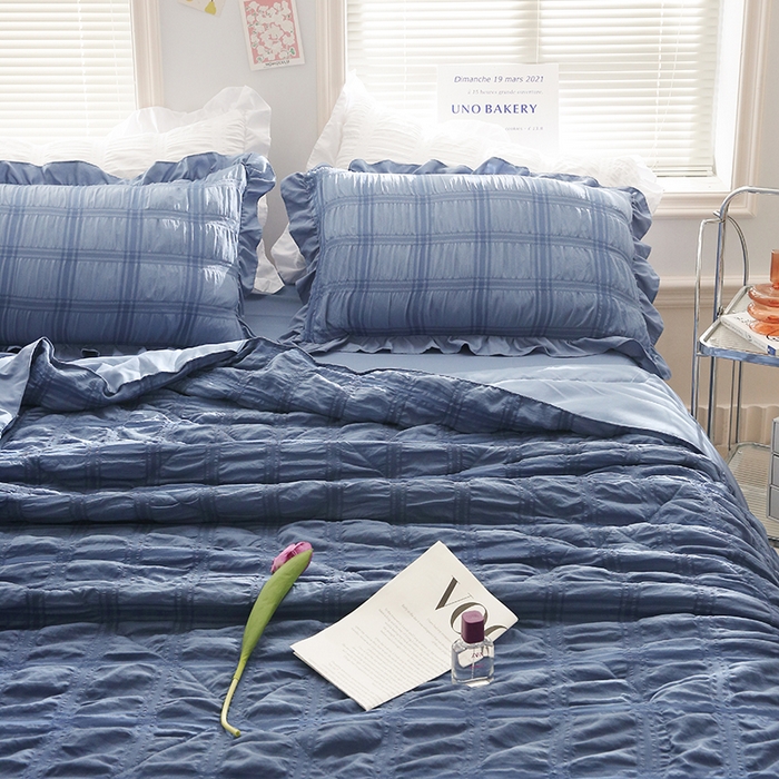 91家纺网 家纺一手货源 找家纺 仟网汇2023新款韩版方格泡泡纱夏被四件套 蔚蓝