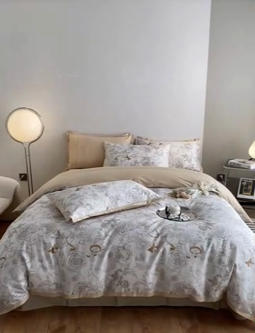 91家纺网 家纺一手货源 找家纺 （总）秀色 2025新款50支贡缎长绒棉床上四件套数码印花被套轻奢高级感床品 初春日-香槟金