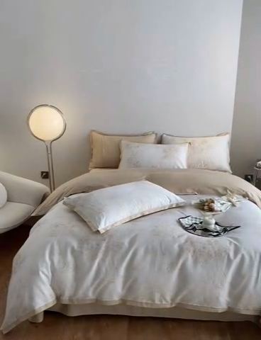 91家纺网 家纺一手货源 找家纺 （总）秀色 2025新款50支贡缎长绒棉床上四件套数码印花被套轻奢高级感床品 椿野-香槟金