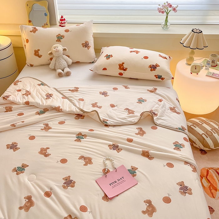 91家纺网 家纺一手货源 找家纺 （总）桃子 2023新款A类ins高品质小清新花卉卡通牛奶丝针织棉夏被