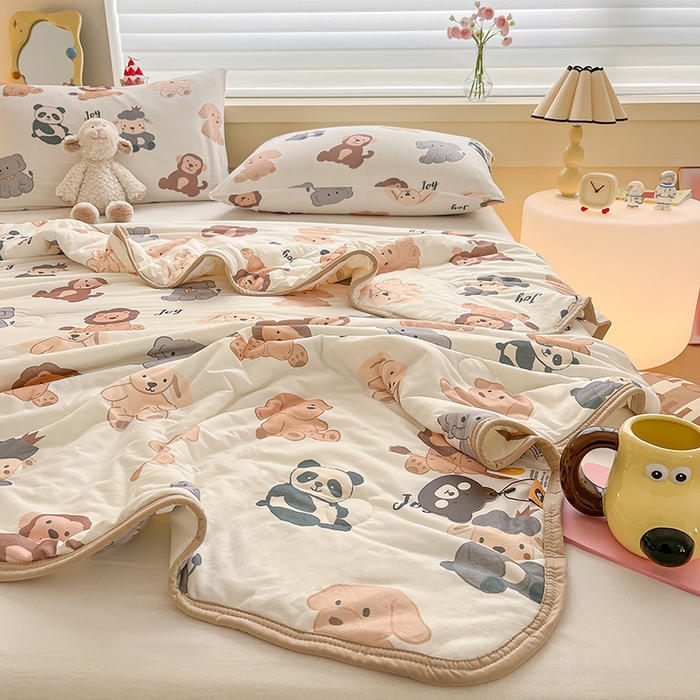 91家纺网 家纺一手货源 找家纺 桃子 2023新款A类ins高品质小清新花卉卡通牛奶丝针织棉夏被 针织棉夏被-动物园