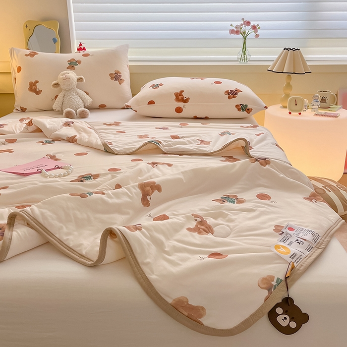 91家纺网 家纺一手货源 找家纺 （总）桃子 2023新款A类ins高品质小清新花卉卡通牛奶丝针织棉夏被