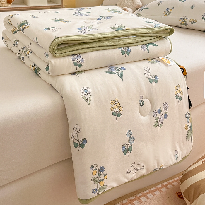 91家纺网 家纺一手货源 找家纺 桃子 2023新款A类ins高品质小清新花卉卡通牛奶丝针织棉夏被 针织棉夏被-木槿花