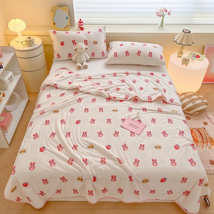 桃子 2023新款A类ins高品质小清新花卉卡通牛奶丝针织棉夏被 针织棉夏被-草莓兔兔