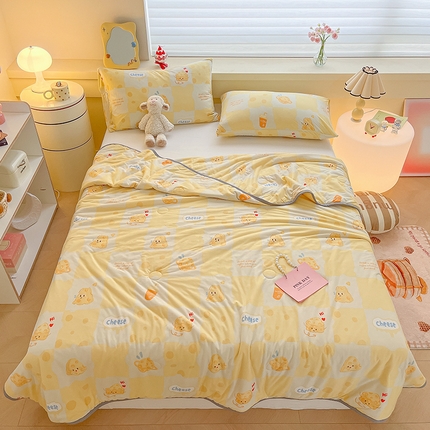 91家纺网 家纺一手货源 找家纺 （总）桃子 2023新款A类ins高品质小清新花卉卡通牛奶丝针织棉夏被