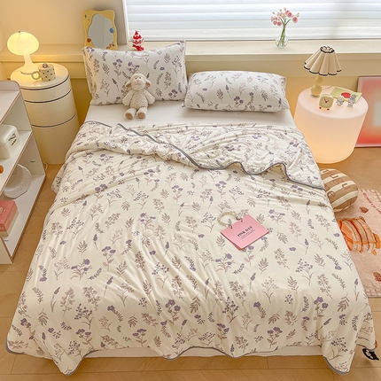 91家纺网 家纺一手货源 找家纺 桃子 2023新款A类ins高品质小清新花卉卡通牛奶丝针织棉夏被 针织棉夏被-紫薇