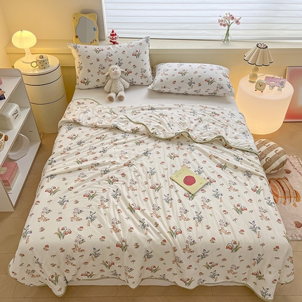 91家纺网 家纺一手货源 找家纺 （总）桃子 2023新款A类ins高品质小清新花卉卡通牛奶丝针织棉夏被