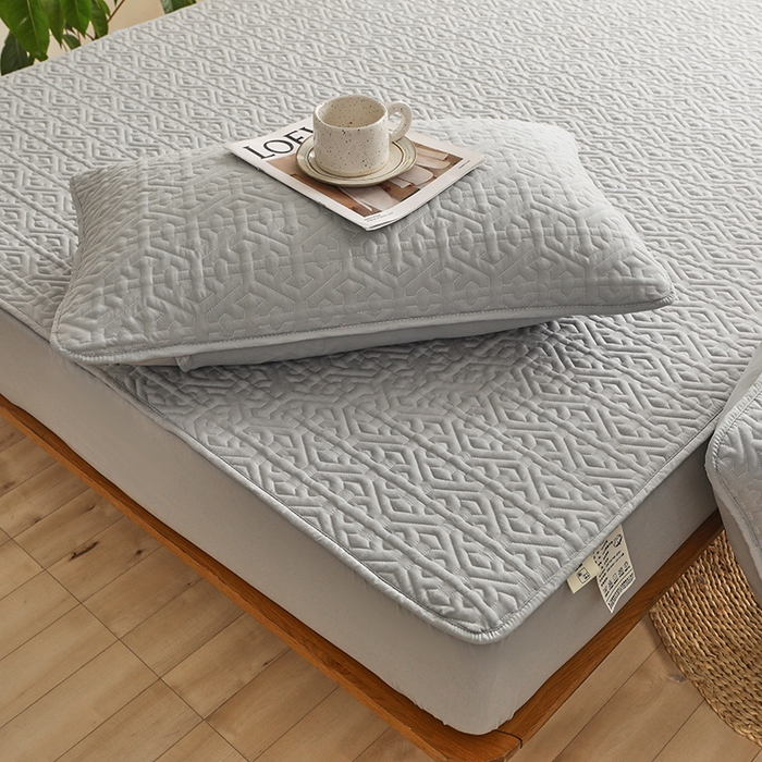 91家纺网 家纺一手货源 找家纺 （总）雪云美 2023新款A类原棉夹棉床笠锦绣纹