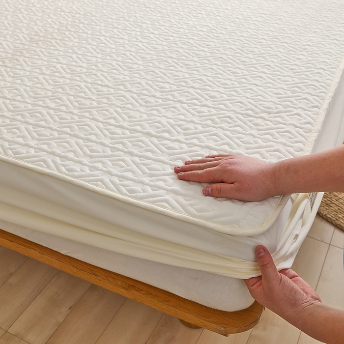 91家纺网 家纺一手货源 找家纺 雪云美 2023新款A类原棉夹棉床笠 锦绣-白色