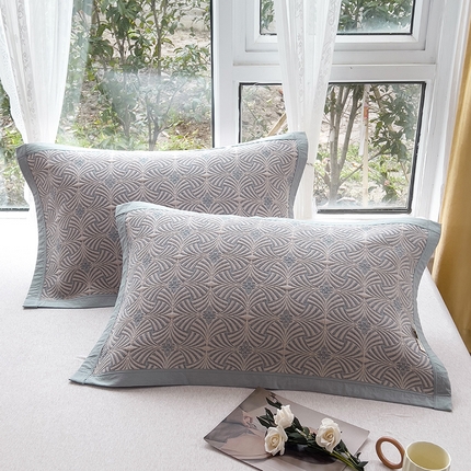 91家纺网 家纺一手货源 找家纺 总2025新款全棉三层纱枕巾细纱色织提花枕头盖巾透气吸汗轻薄款52*82/对