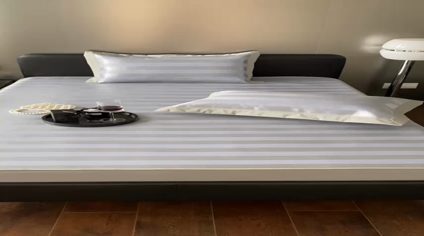 91家纺网 家纺一手货源 找家纺 三味舒屋 2025新款提花冰丝席 蓝调