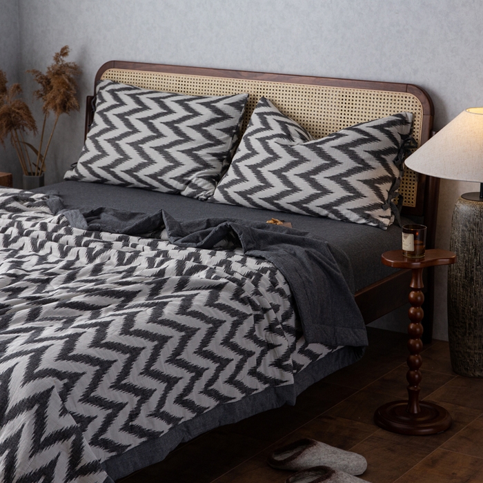 91家纺网 家纺一手货源 找家纺 （总）安莱生活 2023新款双层纱复古大提花系列海澜夏被及夏被四件套