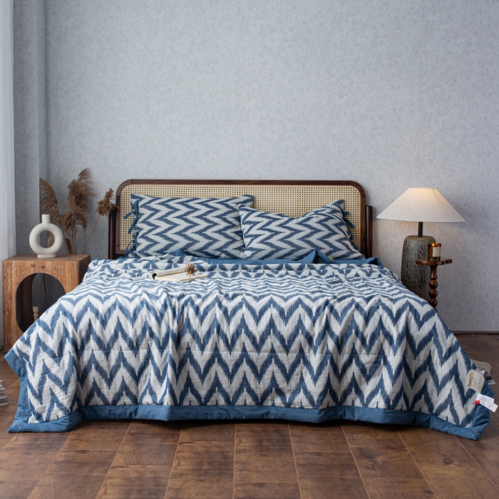 91家纺网 家纺一手货源 找家纺 安莱生活 2023新款双层纱复古大提花系列海澜夏被及夏被四件套 海澜蓝