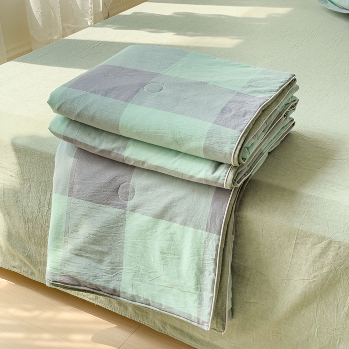 91家纺网 家纺一手货源 找家纺 久典 2023新款多功能被套（夏被）四件套 烟绿大格