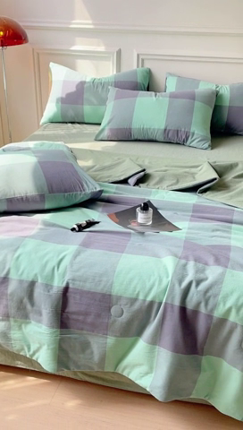 91家纺网 家纺一手货源 找家纺 久典 2023新款多功能被套（夏被）四件套 烟绿大格