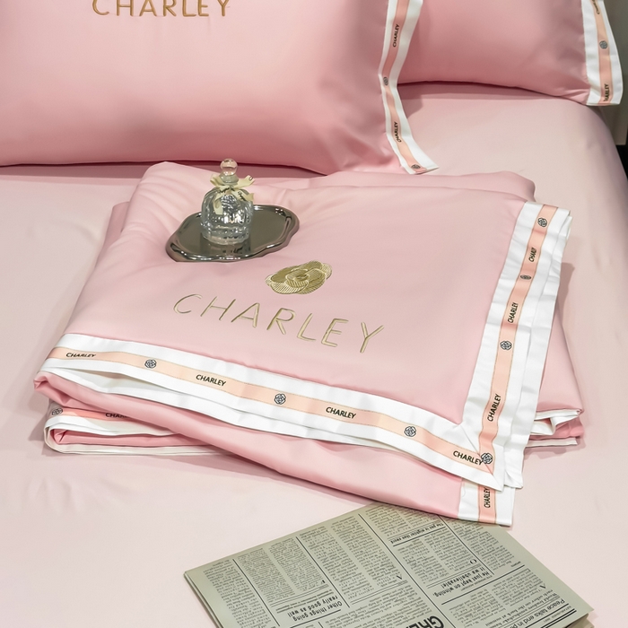 91家纺网 家纺一手货源 找家纺 慕尚家纺 2025新款香奶奶刺绣夏被 香琳儿-优雅粉