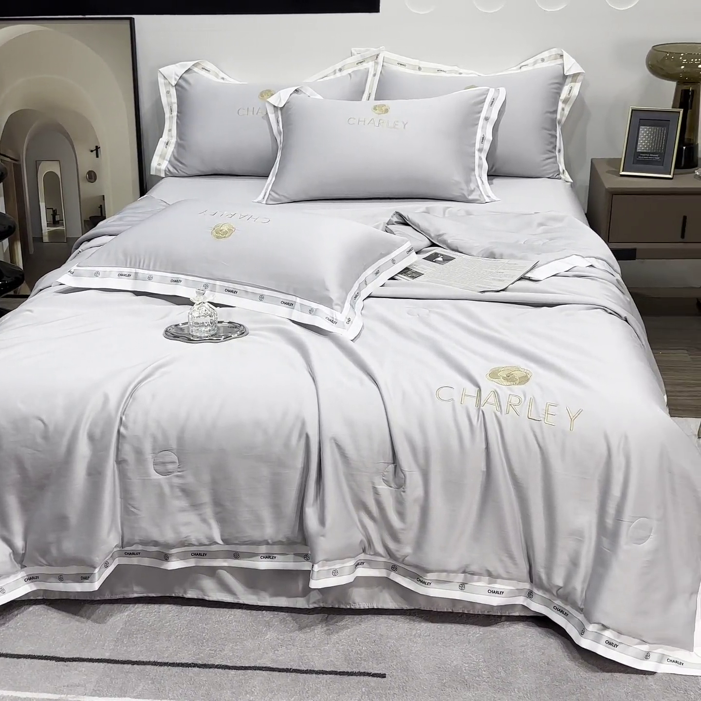 91家纺网 家纺一手货源 找家纺 慕尚家纺 2025新款香奶奶刺绣夏被 香琳儿-优雅灰