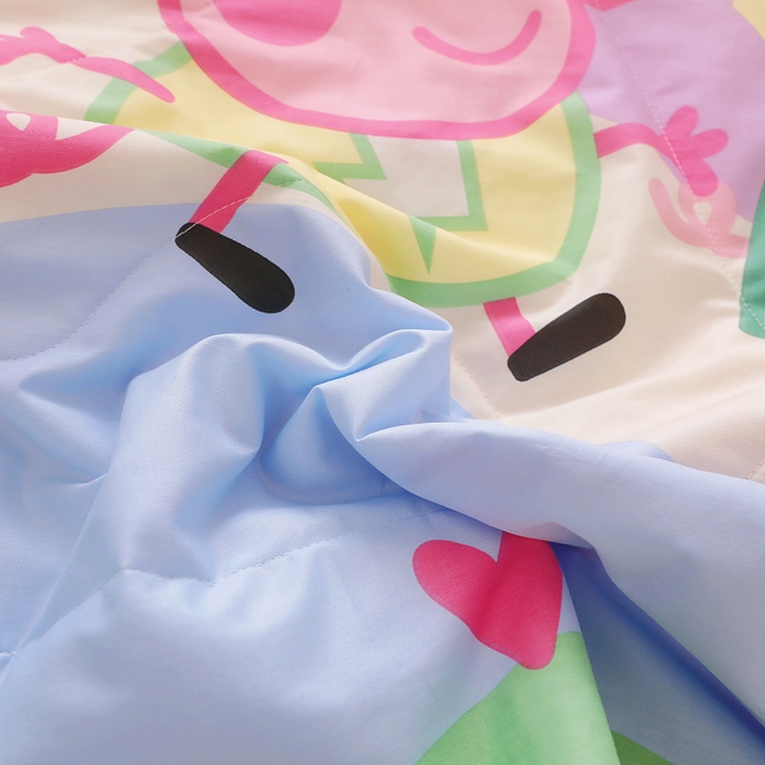 91家纺网 家纺一手货源 找家纺 鱼宝 2023新款小猪佩奇授权全棉夏被 彩虹佩奇