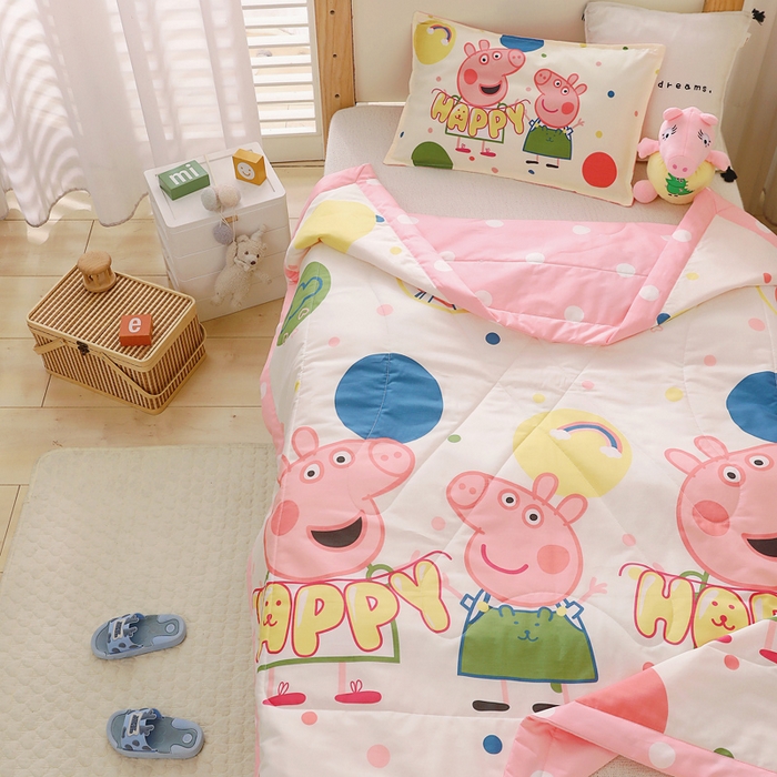 91家纺网 家纺一手货源 找家纺 鱼宝 2023新款小猪佩奇授权全棉夏被 佩奇花园