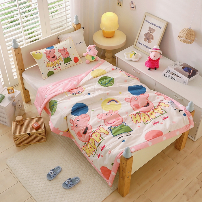 91家纺网 家纺一手货源 找家纺 鱼宝 2023新款小猪佩奇授权全棉夏被 佩奇花园
