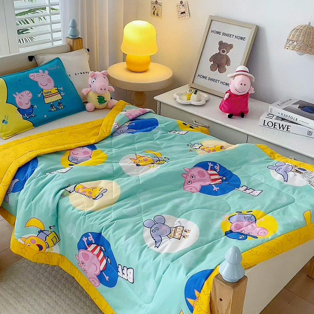 91家纺网 家纺一手货源 找家纺 鱼宝 2023新款小猪佩奇授权全棉夏被 佩奇家族
