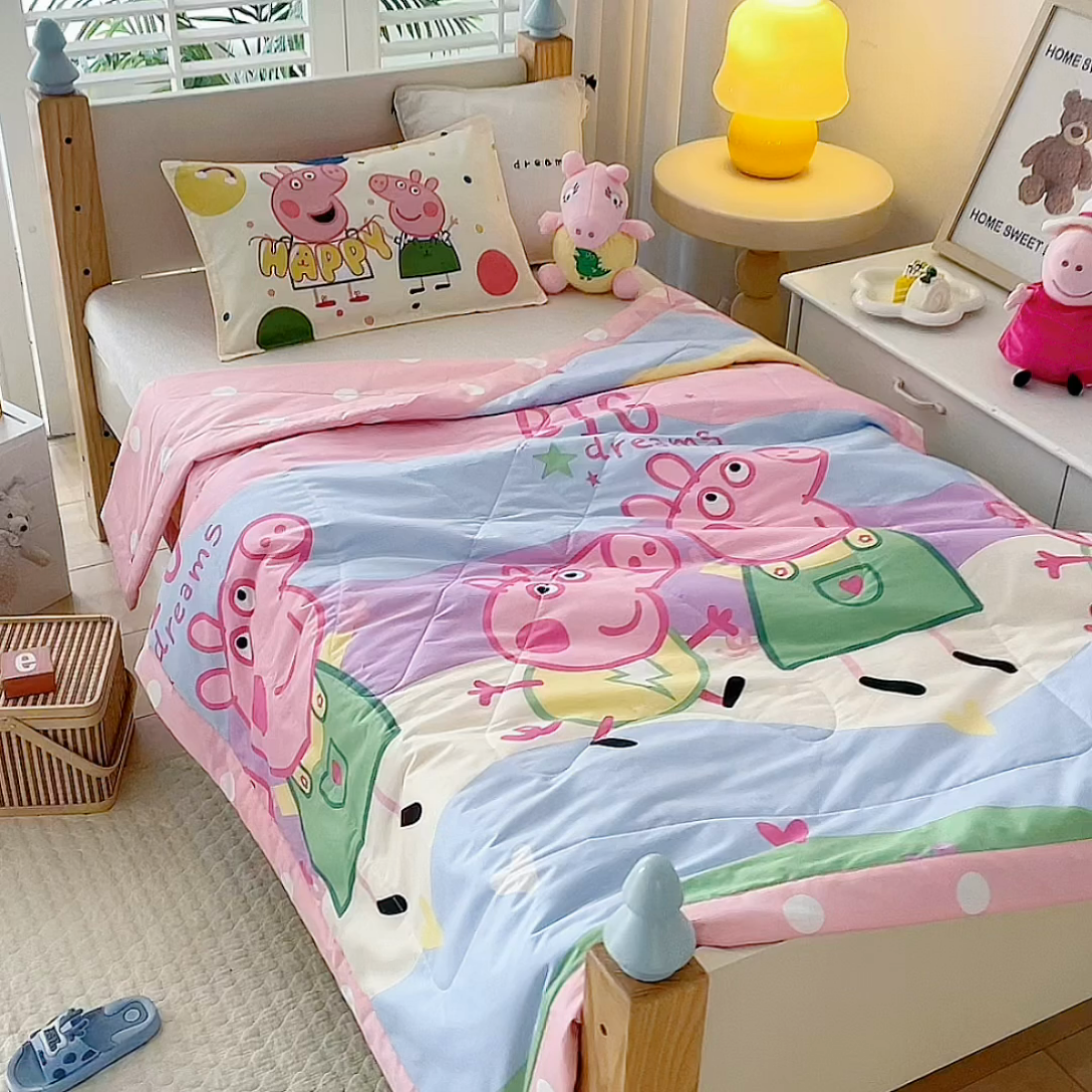 91家纺网 家纺一手货源 找家纺 鱼宝 2023新款小猪佩奇授权全棉夏被 彩虹佩奇