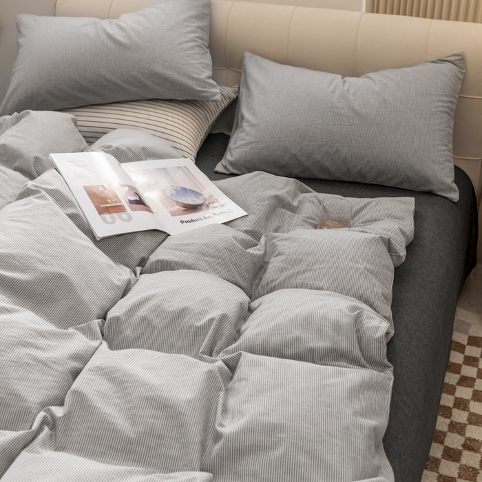 91家纺网 家纺一手货源 找家纺 柠萌家居 2023新款无印良品风全棉色织水洗棉条纹单被套 灰极细条