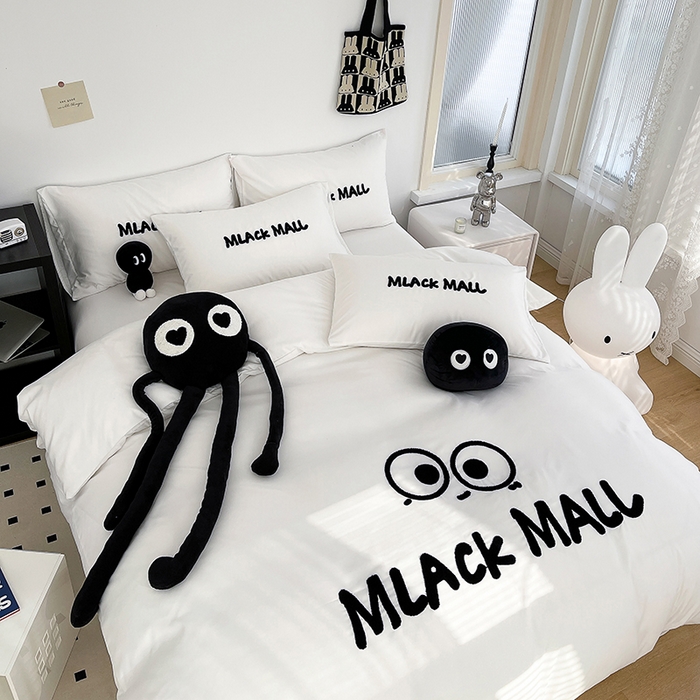 91家纺网 家纺一手货源 找家纺 曼谷 新款毛巾绣四件套ins煤球图案柔软磨毛水洗棉套件 煤球-小白