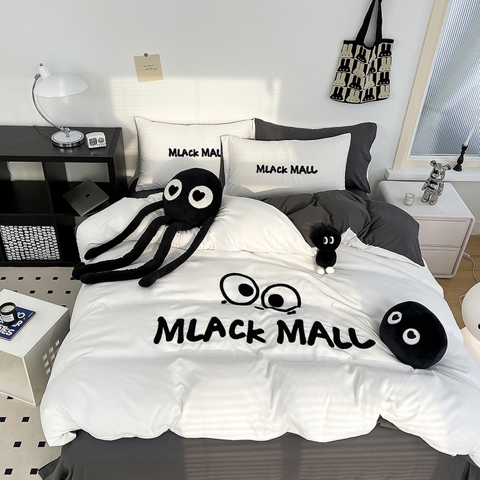 91家纺网 家纺一手货源 找家纺 曼谷 新款毛巾绣四件套ins煤球图案柔软磨毛水洗棉套件 煤球-深灰