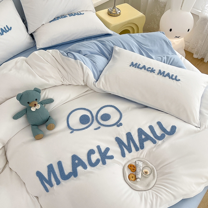 91家纺网 家纺一手货源 找家纺 曼谷 新款毛巾绣四件套ins煤球图案柔软磨毛水洗棉套件 煤球-白天蓝